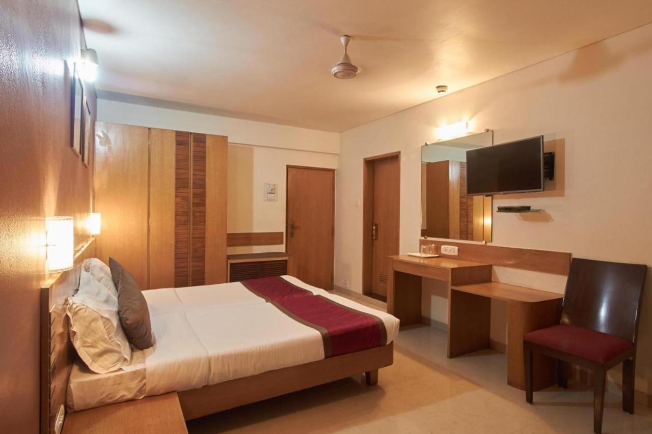 Sukh Hotel Bombay Exterior foto