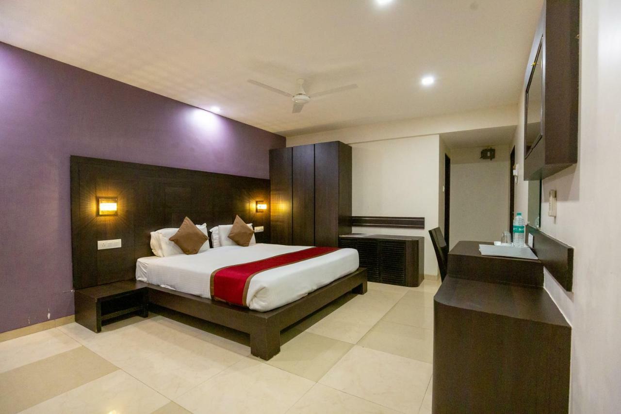 Sukh Hotel Bombay Exterior foto