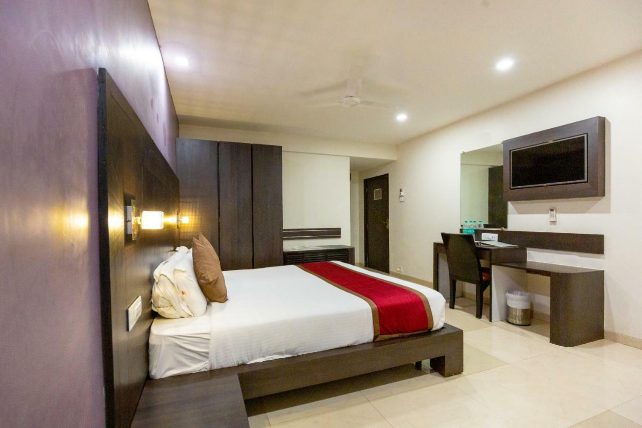 Sukh Hotel Bombay Exterior foto