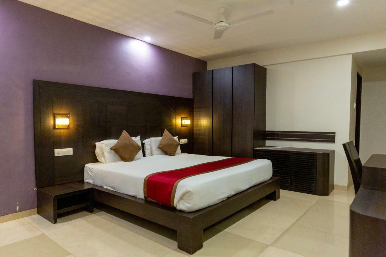 Sukh Hotel Bombay Exterior foto